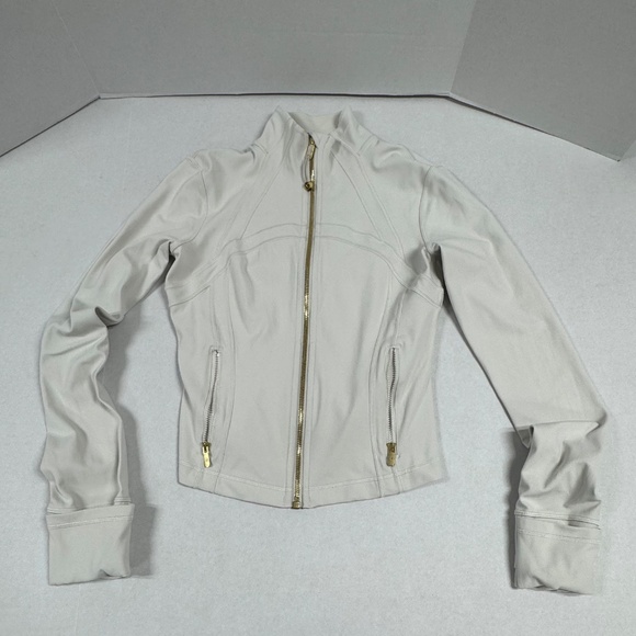 LULULEMON Define Jacket - Size 6. - Picture 7 of 14
